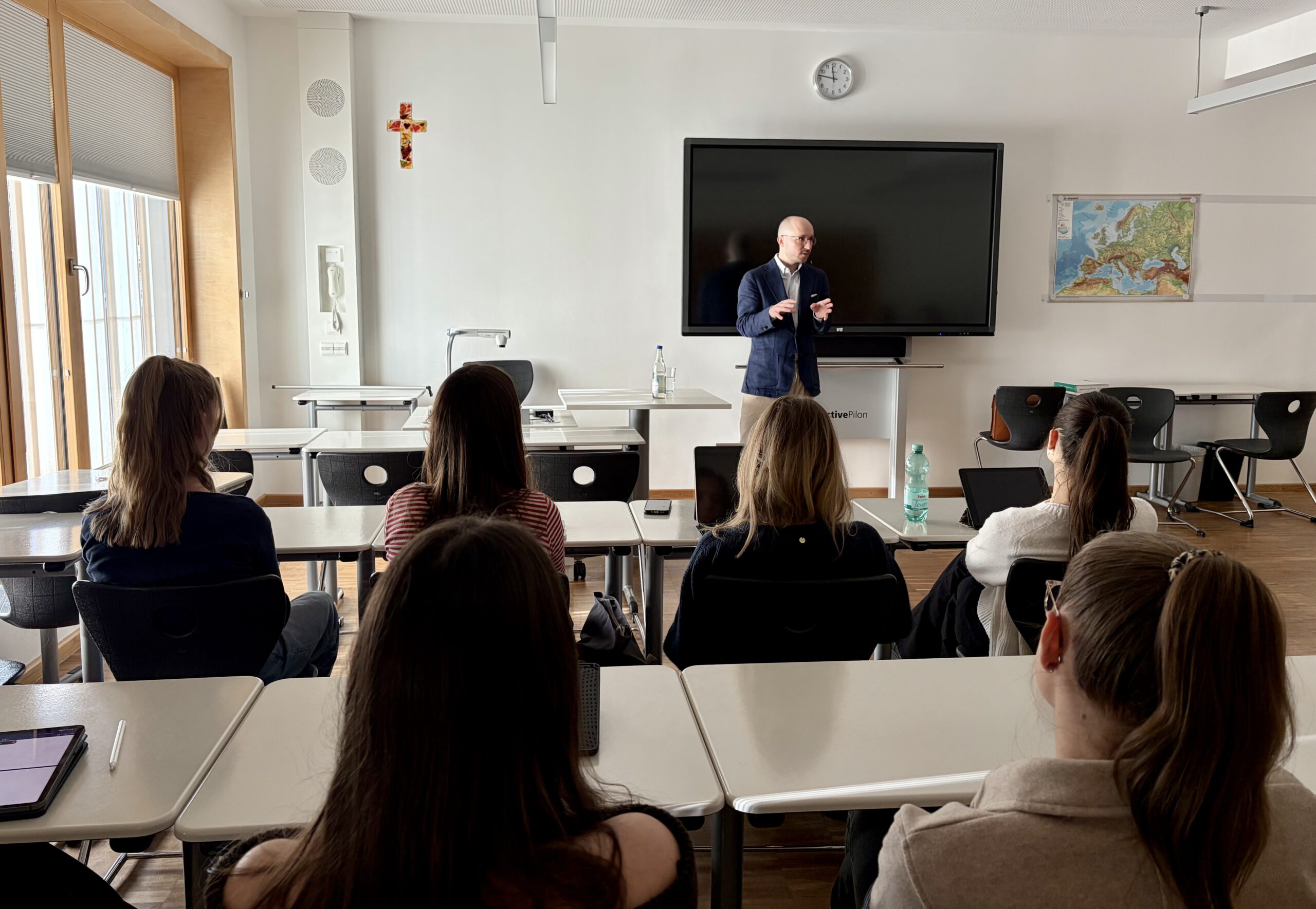 Rechtsanwalt Fabian Kahlert bei seinem Vortrag